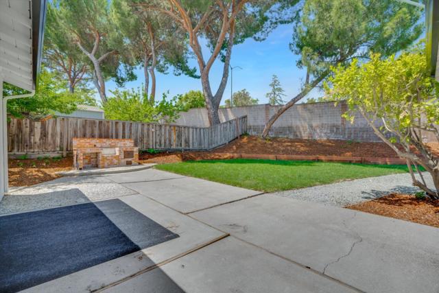 112 Lockwood, Pleasant Hill CA: https://media.crmls.org/mediaz/cd77fd08-9f8d-42f6-a0fc-fa7985328c55.jpg