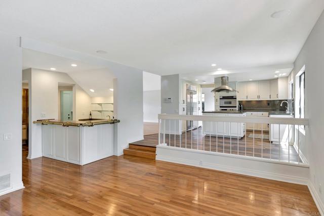 1211 Countrywood Lane, Vista CA: https://media.crmls.org/mediaz/cd780245-5fc7-4208-868f-b099298717a0.jpg