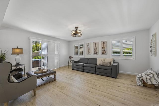 Detail Gallery Image 15 of 38 For 3925 Linmar Ln, Carlsbad,  CA 92008 - 3 Beds | 2 Baths