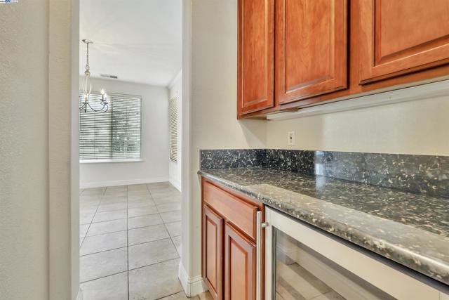 501 Carnaby Rd, Lathrop CA: https://media.crmls.org/mediaz/cd794052-d09e-414e-897c-bd0dff2071b2.jpg