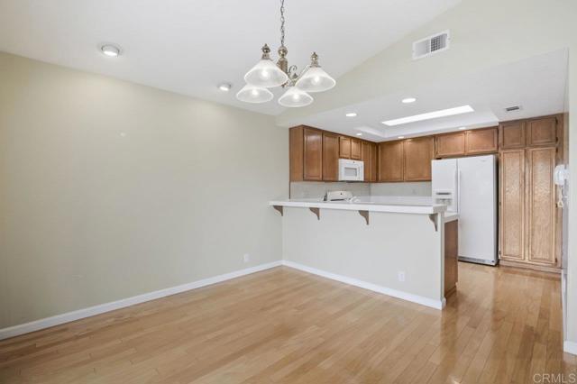 4065 Caminito Davila, San Diego CA: https://media.crmls.org/mediaz/cd797c83-3816-4f0f-b539-9556c619897f.jpg