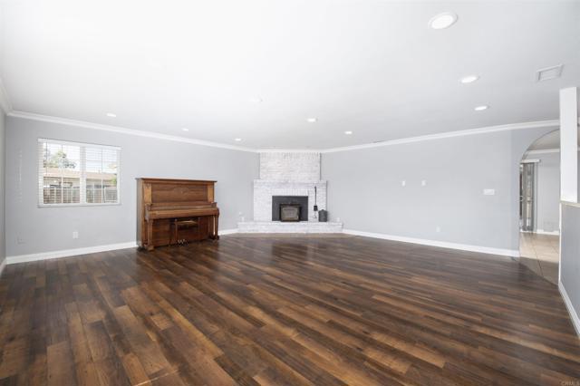 1355 Franklin Lane, Ramona CA: https://media.crmls.org/mediaz/cd79ce8b-e4e1-4c0d-84c1-7d2ba91cb62a.jpg