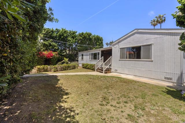1120 Devonshire Drive, Ocean Beach (San Diego) CA: https://media.crmls.org/mediaz/cd79d0cb-814d-46ad-9ee8-48cc737fb265.jpg