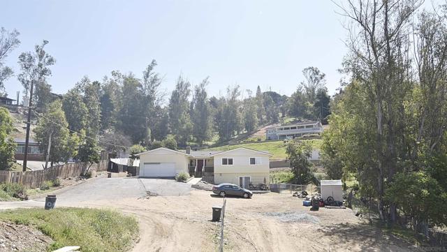 10957 VALLE VISTA ROAD, Lakeside CA: https://media.crmls.org/mediaz/cd7a9625-736c-4ffa-b525-9746e168a668.jpg
