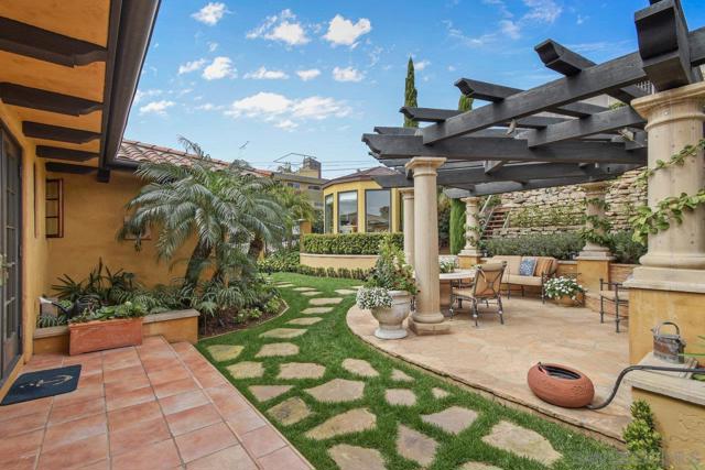 1250 Willow St, San Diego CA: https://media.crmls.org/mediaz/cd7a96a3-194b-4821-9fa8-0ad2c7971ae8.jpg