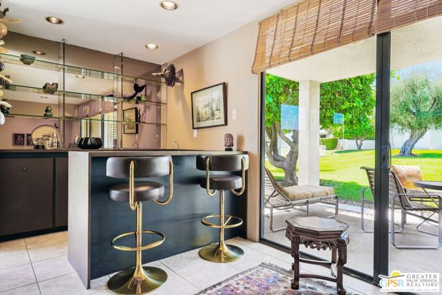 1445 Via Isla, Palm Springs CA: https://media.crmls.org/mediaz/cd7aa52a-c630-4714-b03c-4e7d075f7687.jpg