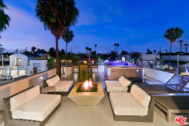 1430 Abbot Kinney Boulevard, Venice CA: https://media.crmls.org/mediaz/cd7af826-6f5e-4de1-94f6-ea48faf4e9e7.jpg
