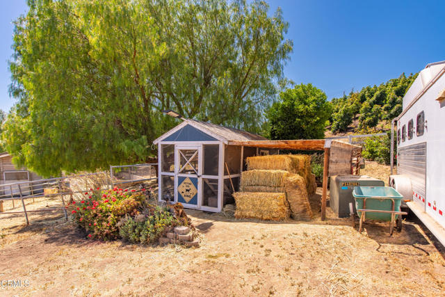 4850 N Moorpark Road, Thousand Oaks CA: https://media.crmls.org/mediaz/cd7b23ea-bb7f-4884-b5f3-1d4bf6d35402.jpg