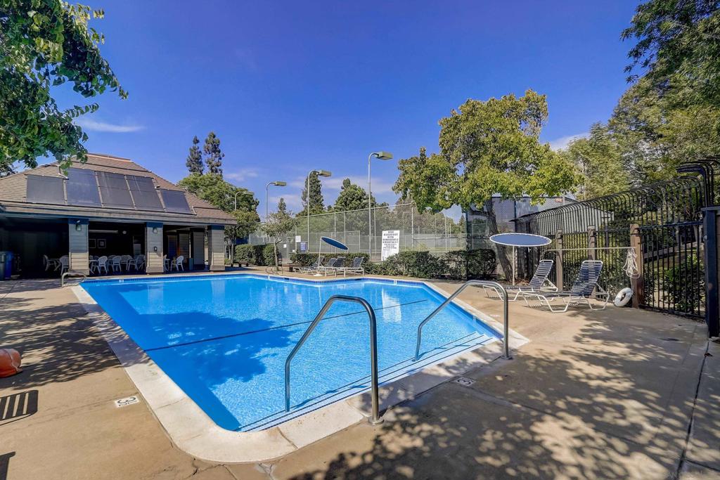 MLS #250031842SD img 17