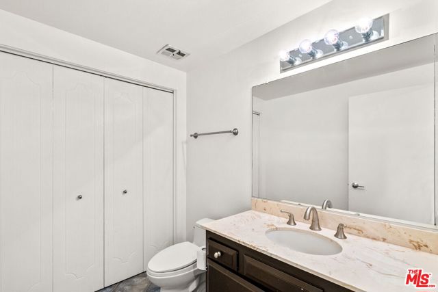 4771 La Villa Marina, Marina del Rey CA: https://media.crmls.org/mediaz/cd7b3ea4-ea11-4bd3-9011-b6c987521afc.jpg