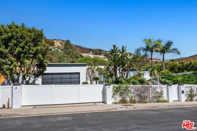 Drew Fenton | 18073 Sandy Cape Drive Pacific Palisades CA | MLS: 7432418