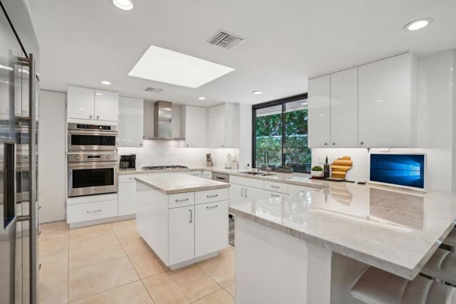 23 Park Lane, Rancho Mirage CA: https://media.crmls.org/mediaz/cd7c4420-ddd6-4496-89a3-cfae749fcebb.jpg