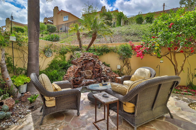963 Corte Augusta, Camarillo CA: https://media.crmls.org/mediaz/cd7c9809-7e1f-464b-bd96-5335d825f28b.jpg