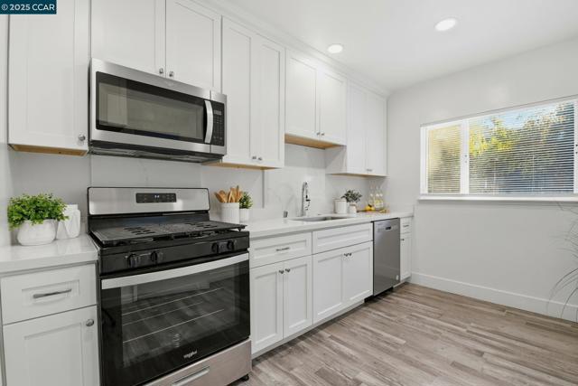 1035 Orange st, Concord CA: https://media.crmls.org/mediaz/cd7d156a-22ea-482d-b191-adc2a40bc579.jpg