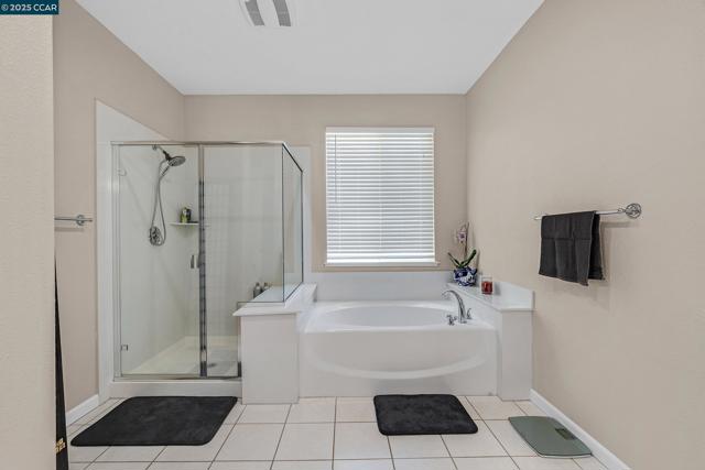 210 Belle Harbor Circle, Pittsburg CA: https://media.crmls.org/mediaz/cd7deab2-8b0a-4fd9-b98e-75fc1f1fa5e8.jpg