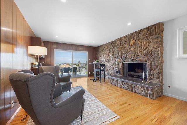 818 Clearfield Drive, Millbrae CA: https://media.crmls.org/mediaz/cd7df0c5-1c9c-4447-9769-8a238851bcda.jpg