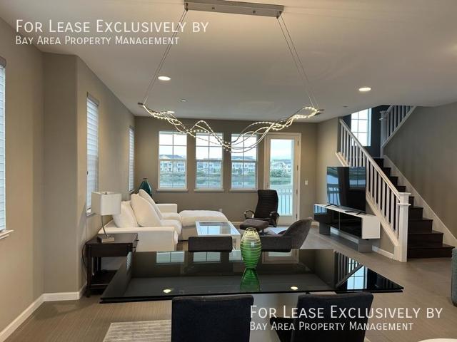 654 Sea Anchor Drive, Redwood City CA: https://media.crmls.org/mediaz/cd7e0597-44bb-45c8-8bb2-2d04adbbd1cb.jpg