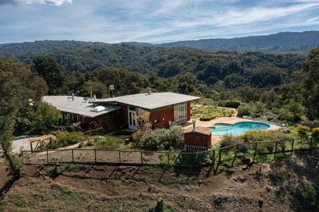 640 Los Trancos Road,  CA: https://media.crmls.org/mediaz/cd7e1e4c-6a26-4be0-9902-1eda6b026750.jpg