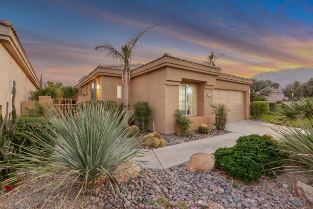 67361 N Laguna Drive, Cathedral City CA: https://media.crmls.org/mediaz/cd7e883e-1fa9-43bb-9a63-8703e1220117.jpg