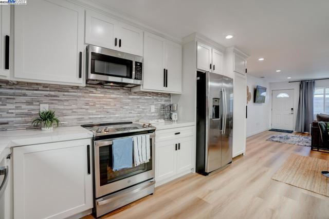 3254 Keith Ave, Castro Valley CA: https://media.crmls.org/mediaz/cd7eb227-bc1c-40df-a94d-bbf603e32a03.jpg