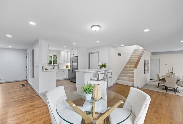 771 Sunshine Drive, Los Altos CA: https://media.crmls.org/mediaz/cd7ec5e6-b2e0-413c-b2ce-e2dc7f4f7c5c.jpg
