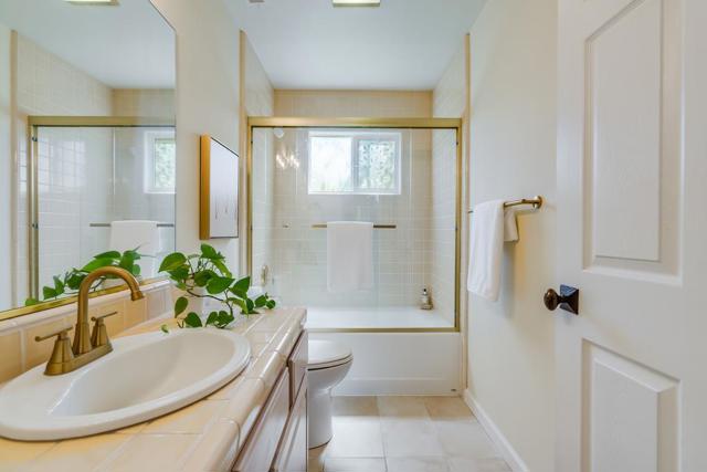 840 Seacliff Drive, Aptos CA: https://media.crmls.org/mediaz/cd7ede35-8ff2-45f9-91d3-75a1a3561f60.jpg