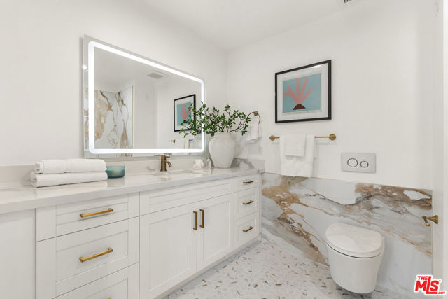 7428 Santa Monica Boulevard, 301 photo 19