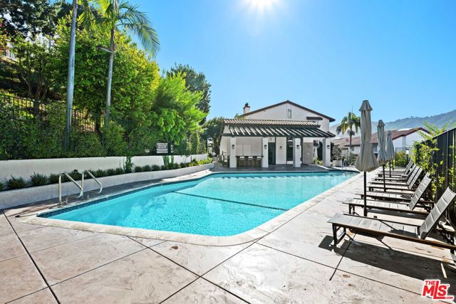 1622 Michael Lane, Pacific Palisades CA: https://media.crmls.org/mediaz/cd7fa8b4-fbe3-4899-9099-d6dbb89c4726.jpg