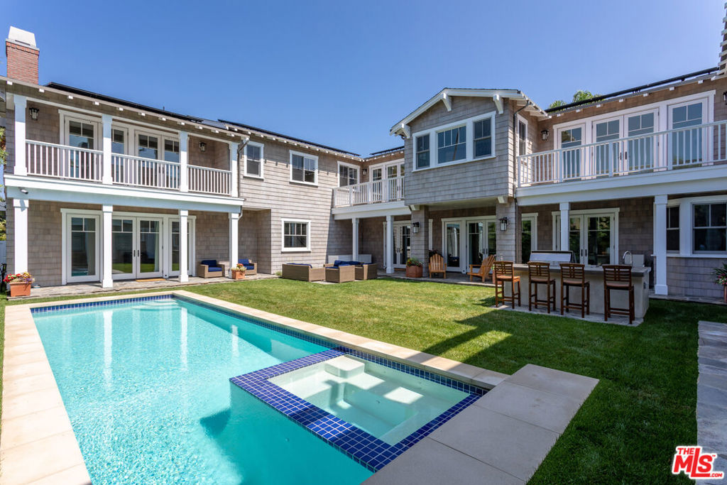 550 San Juan Avenue — Cape Cod