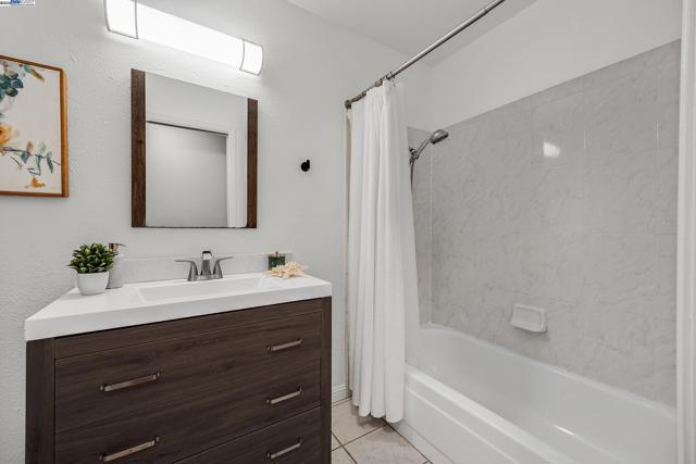 394 Encino, Livermore CA: https://media.crmls.org/mediaz/cd8053ed-e631-4462-a021-81f1f4dd1776.jpg