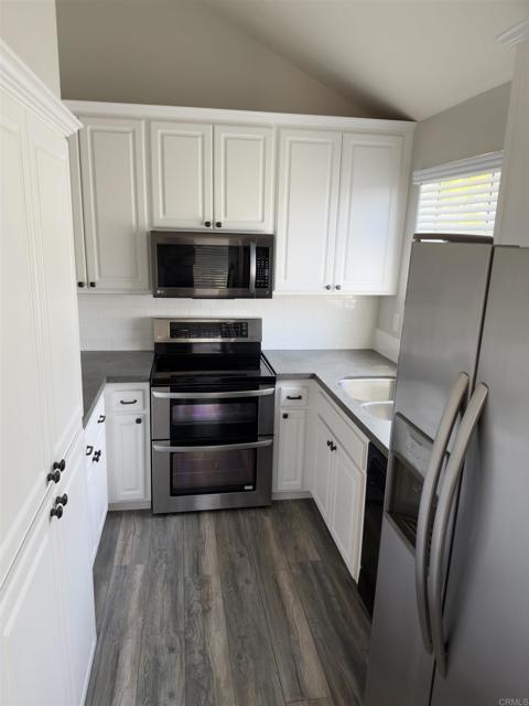 Detail Gallery Image 10 of 24 For 7220 Calle Cristobal #12,  San Diego,  CA 92126 - 2 Beds | 2 Baths