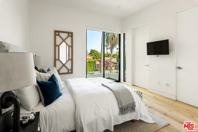 833 N Cherokee Avenue, Los Angeles CA: https://media.crmls.org/mediaz/cd807e6a-817d-488b-85d8-268e6a6df6f3.jpg