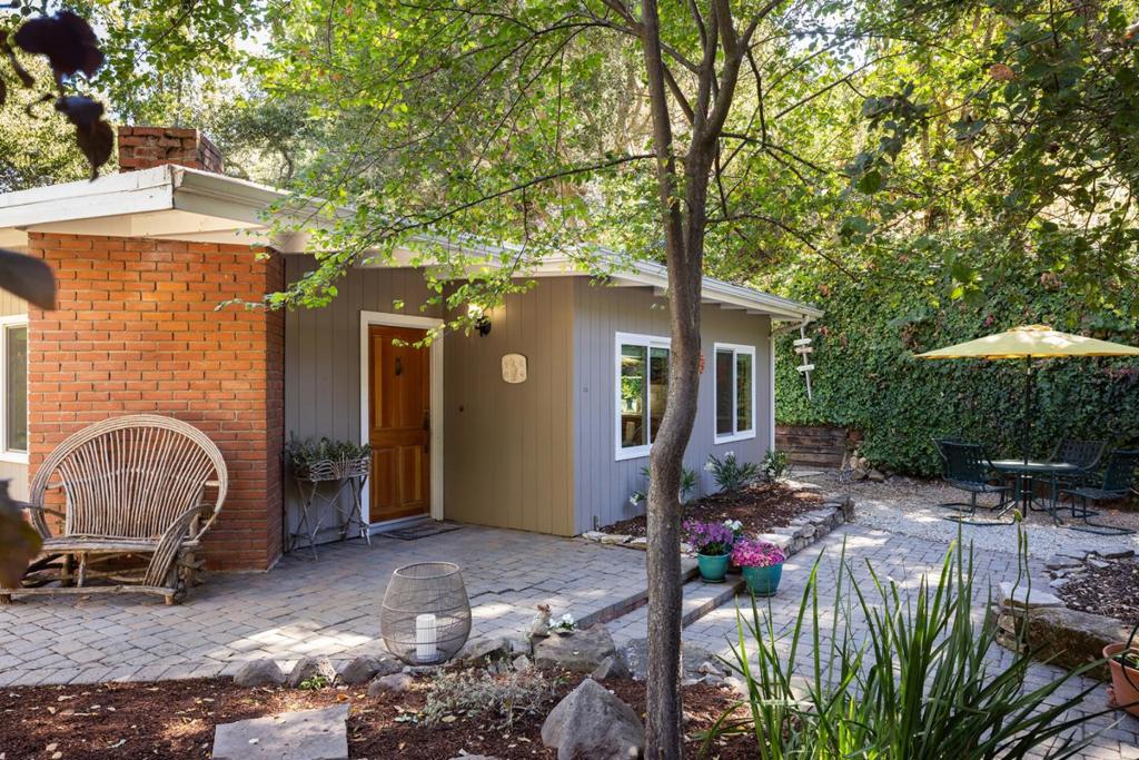 32 Southbank Road