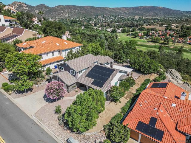 15549 Vista Vicente Dr, Ramona CA: https://media.crmls.org/mediaz/cd80c419-9306-42ff-8752-579e15b870cb.jpg