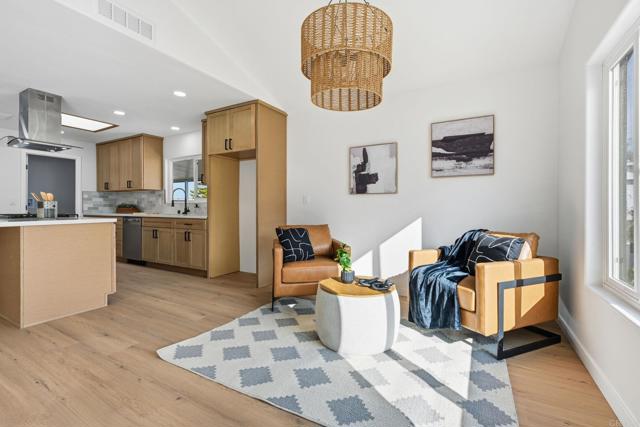 Detail Gallery Image 11 of 37 For 2298 Lindsay Dr, Carlsbad,  CA 92008 - 2 Beds | 2 Baths