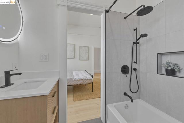 Image 15 of 54 For 523 25th St  