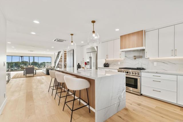 2623 Ocean Front Walk, San Diego CA: https://media.crmls.org/mediaz/cd81b475-e156-4b6c-9837-f0959fc6b4b7.jpg