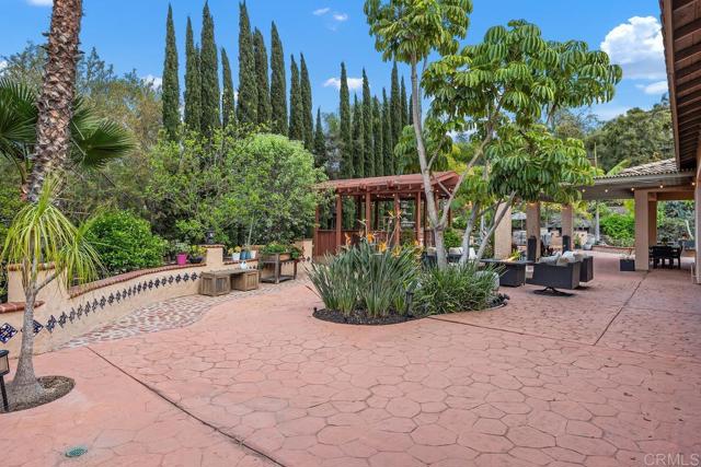 2409 Andersen Lane, Vista CA: https://media.crmls.org/mediaz/cd824b06-85fe-4f3b-baa1-0debe29aa988.jpg
