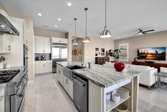 97 Zinfandel, Rancho Mirage CA: https://media.crmls.org/mediaz/cd8288fb-b76c-4909-af82-05470be84961.jpg