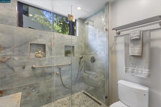 1285 Avenida Sevilla, Walnut Creek CA: https://media.crmls.org/mediaz/cd82a57e-2fda-43eb-80b4-3a31c735d703.jpg