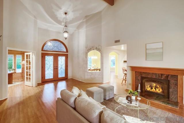 14442 Ranch Trail Drive, El Cajon CA: https://media.crmls.org/mediaz/cd82c175-b7a3-4a54-a1bc-a26dc00baf81.jpg