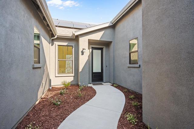 410 Maria Drive, Hollister CA: https://media.crmls.org/mediaz/cd82d622-c639-46e3-b8b4-273a1611087a.jpg