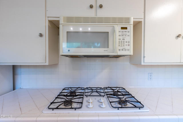 4901 Angeles Crest Circle, La Canada Flintridge CA: https://media.crmls.org/mediaz/cd82d6f0-2426-4f0a-895a-37ed0454dbbc.jpg