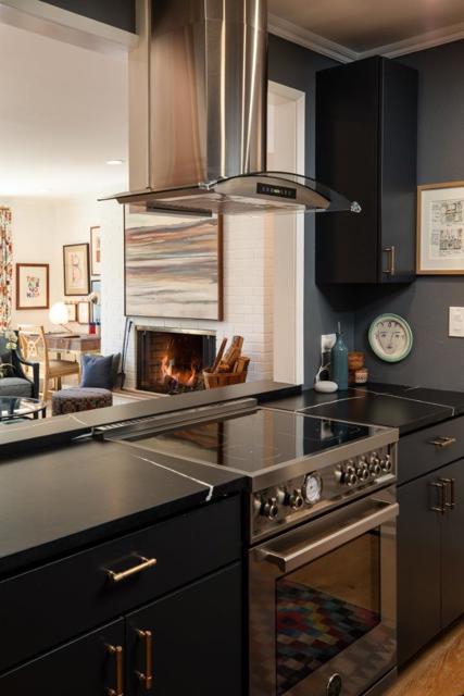 445 Oak Grove Avenue, Menlo Park CA: https://media.crmls.org/mediaz/cd82e275-2416-44e7-8dab-61a487878514.jpg