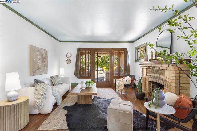 357 Melven Ct, San Leandro CA: https://media.crmls.org/mediaz/cd834d32-4269-4d39-9769-005e902f49fb.jpg