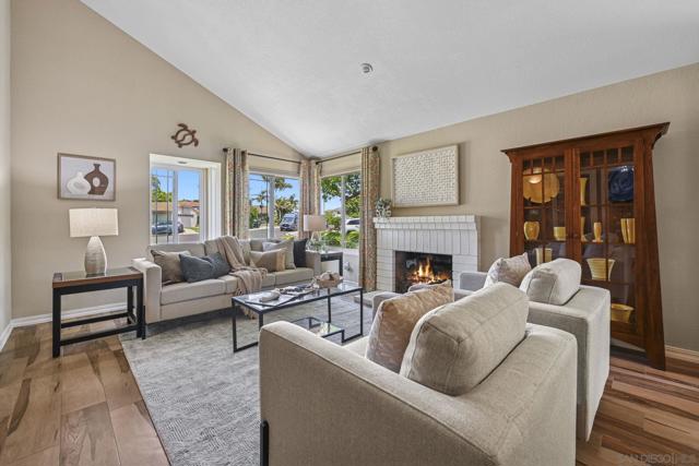 602 HOLLYRIDGE DRIVE, Encinitas CA: https://media.crmls.org/mediaz/cd837270-21b8-4978-8129-fc4cf8bb9295.jpg