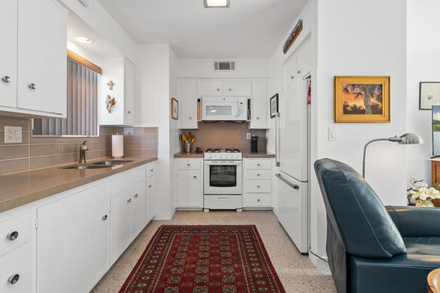 1777 E Arenas Road, Palm Springs CA: https://media.crmls.org/mediaz/cd840f86-d855-4018-ba5f-d95420d62bf8.jpg
