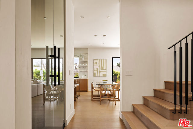 7543 Denrock Avenue, Los Angeles CA: https://media.crmls.org/mediaz/cd841432-3721-4ab8-af03-559176a83a7a.jpg