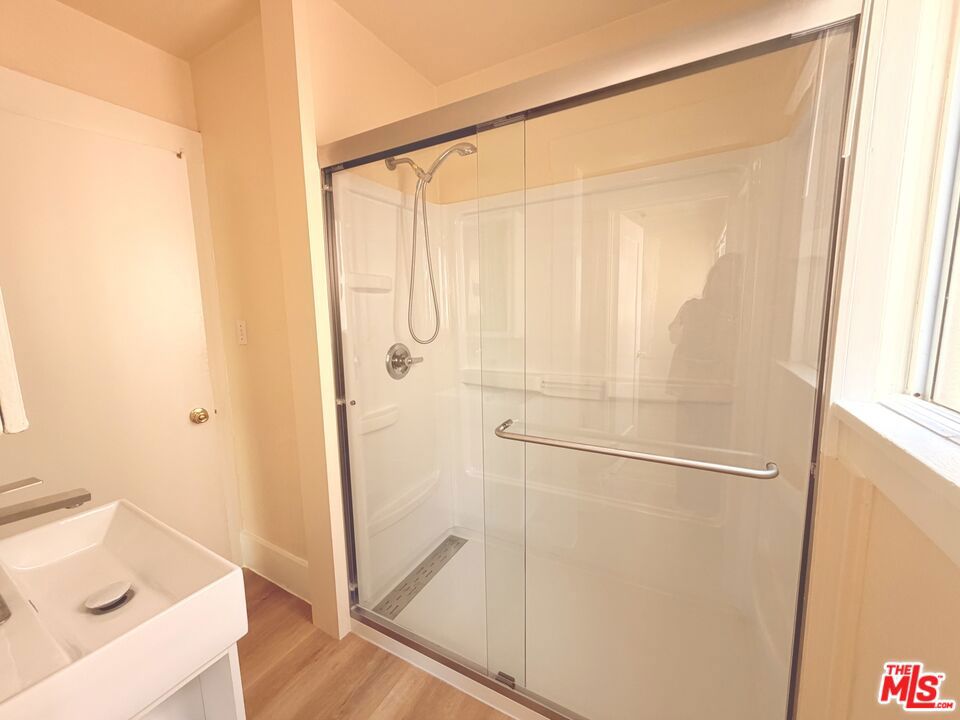 https://media.crmls.org/mediaz/cd8447f1-43a2-4689-81d5-e07b6b452ea8.jpg?preset=X-Large