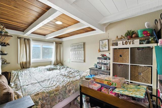 575 Myrtle Street, Half Moon Bay CA: https://media.crmls.org/mediaz/cd84b267-5e33-40b3-852d-f61ddfc6d802.jpg